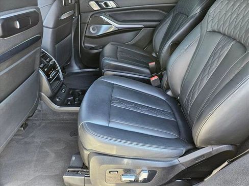 Used 2023 BMW X7 M60i image 18