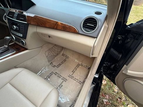 Used 2012 Mercedes-Benz C 250 Sedan w/ Comand Single Disc Pkg image 43