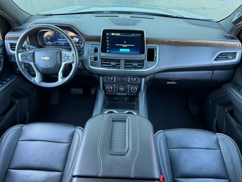 Used 2023 Chevrolet Suburban Premier AWD/4WD image 15