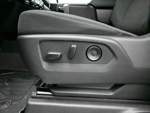 New 2026 GMC Sierra 1500 SLE image 11