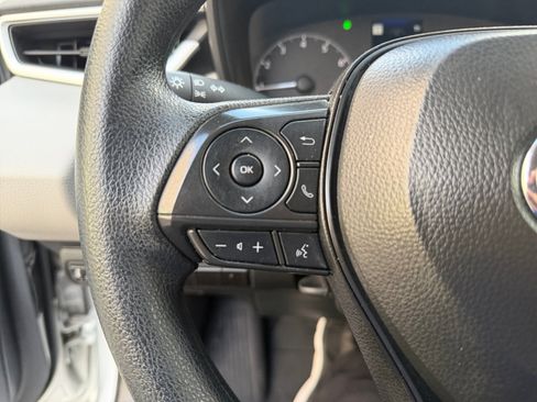 Used 2025 Toyota Corolla LE FWD image 20