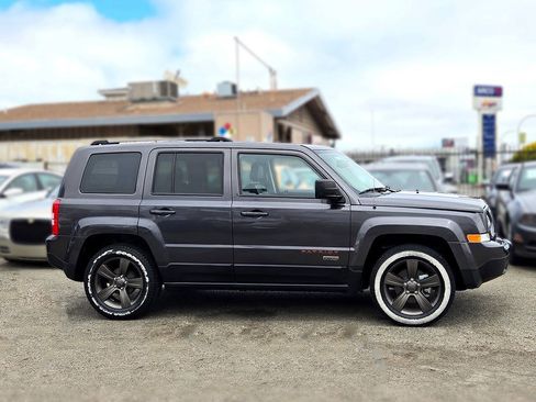 Used 2016 Jeep Patriot 75th Anniversary w/ Power Value Group FWD image 3