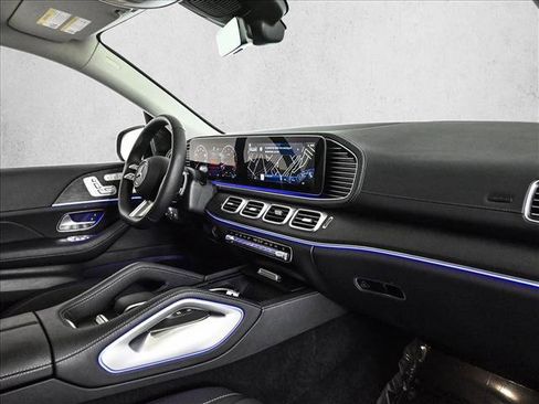 Used 2026 Mercedes-Benz GLS 450 4MATIC image 25