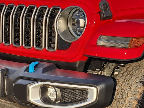 Used 2024 Jeep Wrangler Unlimited Sahara AWD/4WD image 10