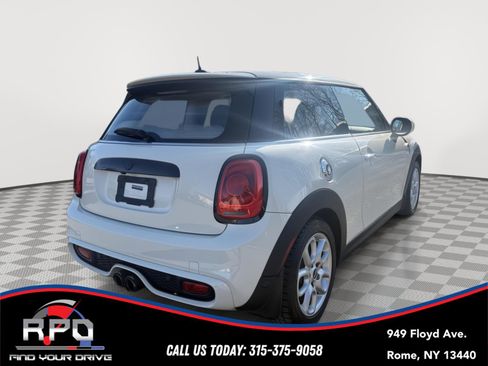 Used 2019 MINI Cooper S w/ Signature Upholstery Package image 5