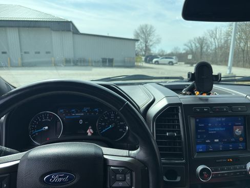 Used 2021 Ford Expedition Max Limited image 11