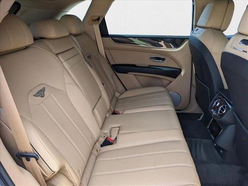 Used 2023 Bentley Bentayga image 20