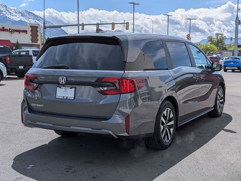 Used 2025 Honda Odyssey EX-L image 3