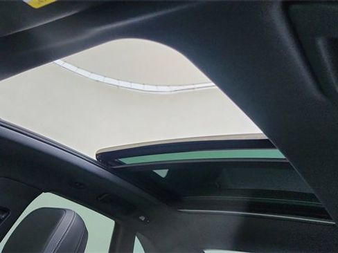 Used 2024 Porsche Macan w/ Premium Plus Package image 55