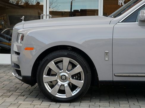 Certified 2024 Rolls-Royce Cullinan AWD/4WD image 12