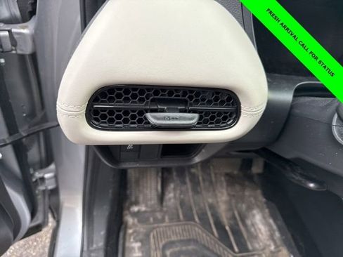 Used 2023 Honda HR-V LX image 18