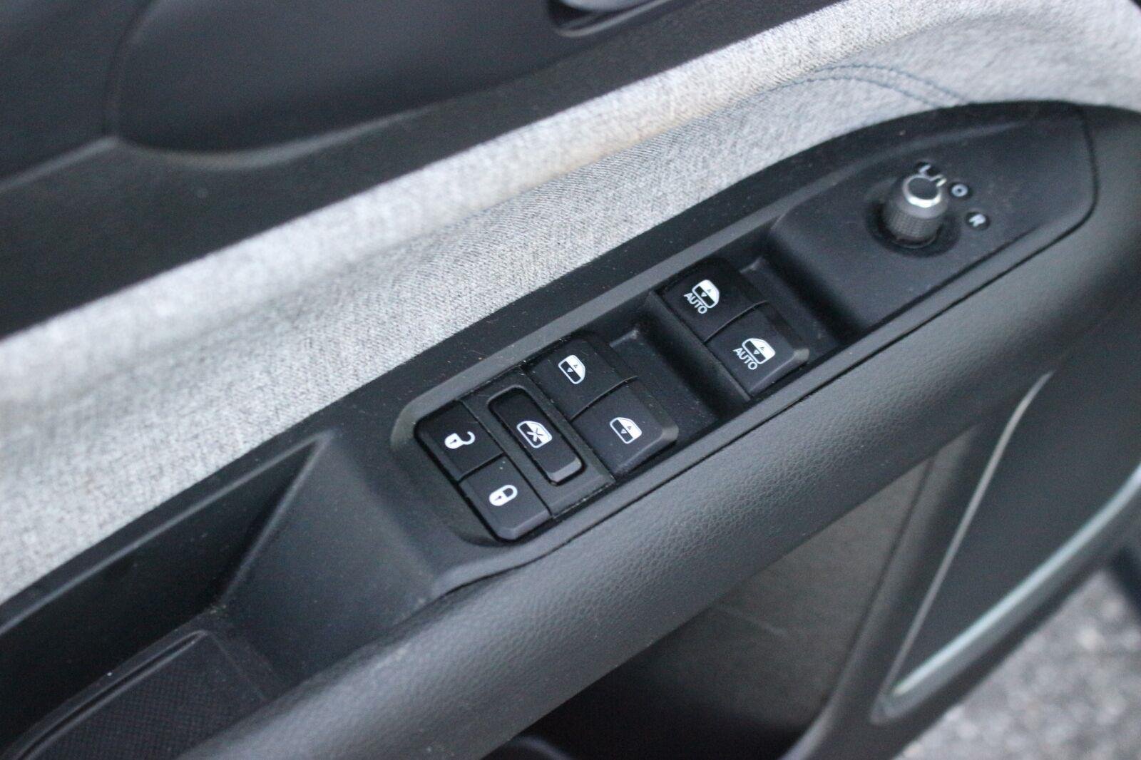 Used 2024 Jeep Compass Latitude AWD/4WD image 13