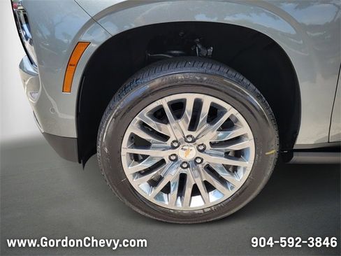 New 2025 Chevrolet Suburban High Country image 9