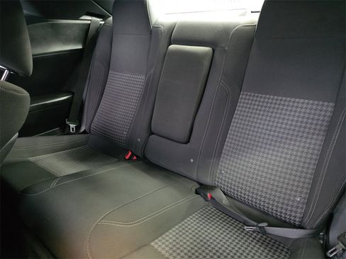 Used 2016 Dodge Challenger R/T w/ Driver Convenience Group image 16
