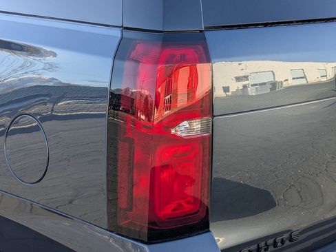 Used 2020 Chevrolet Tahoe Premier w/ 6.2L Performance Package image 11