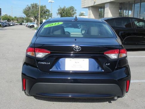 Used 2022 Toyota Corolla LE image 5