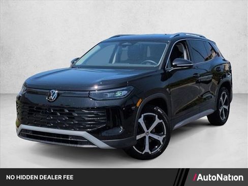 Certified 2026 Volkswagen Tiguan SE w/ Panoramic Sunroof Package FWD image 1