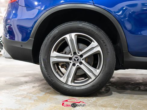 Used 2018 Mercedes-Benz GLC 300 4MATIC w/ Multimedia Package image 11