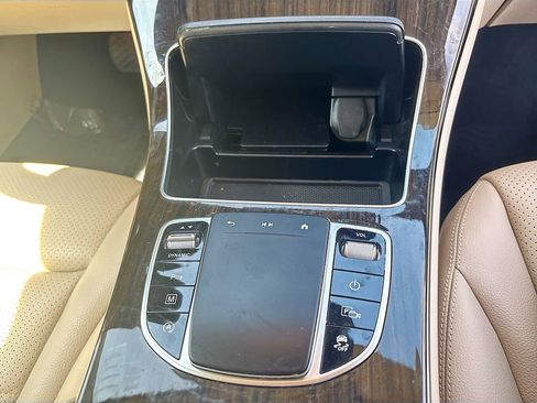 Used 2022 Mercedes-Benz GLC 300 4MATIC w/ Driver Assistance Package image 29