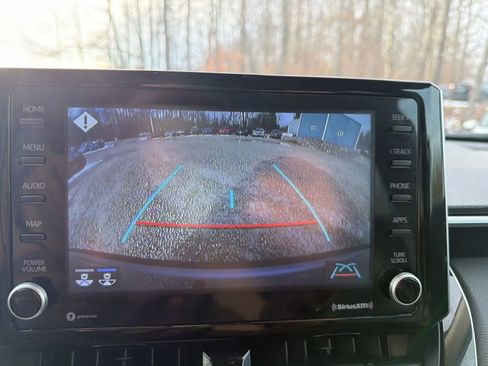 Used 2022 Toyota Corolla Cross XLE image 41