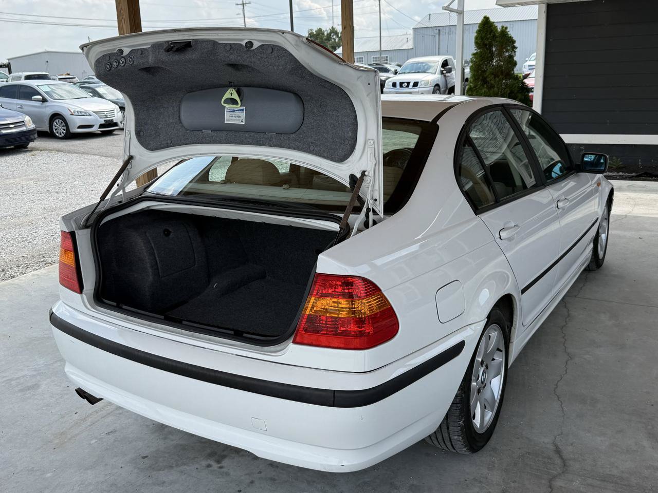 Used 2003 BMW 325i Sedan RWD image 24