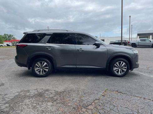 Used 2023 Nissan Pathfinder SL w/ Lighting Package (N92) FWD image 7