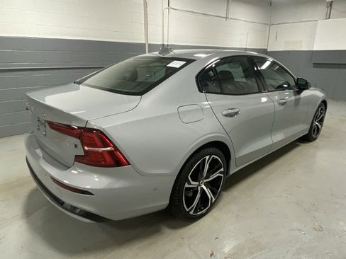 Used 2025 Volvo S60 B5 Ultra image 3