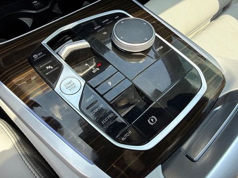Used 2024 BMW X5 sDrive40i w/ M Sport Package RWD image 31