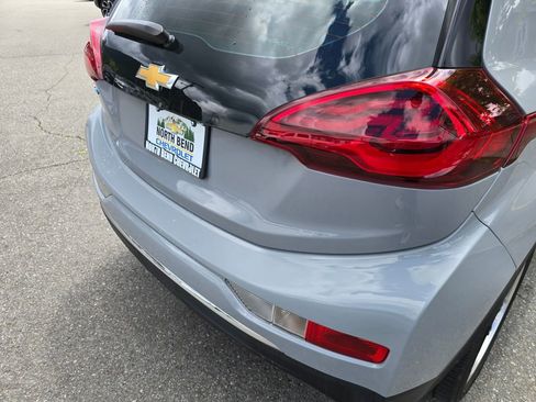 Used 2020 Chevrolet Bolt LT FWD image 16