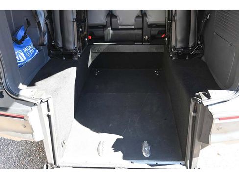 Used 2022 Toyota Sienna XLE image 19