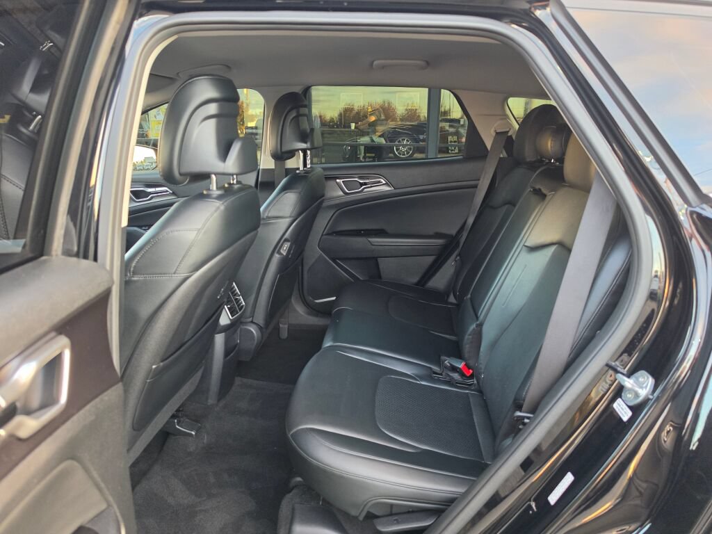 Used 2023 Kia Sportage EX AWD/4WD image 12