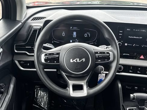 Used 2024 Kia Sportage LX AWD/4WD image 13