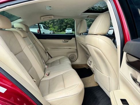 Used 2014 Lexus ES 350 w/ Luxury Package FWD image 32
