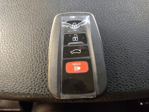 Used 2018 Toyota Camry XSE FWD image 32