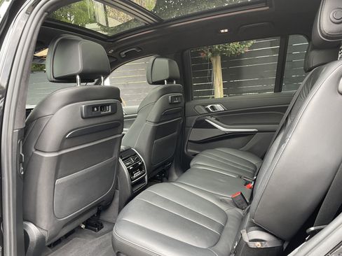 Used 2019 BMW X7 xDrive40i w/ Premium Package AWD/4WD image 19