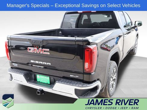 Used 2025 GMC Sierra 1500 SLT AWD/4WD image 5