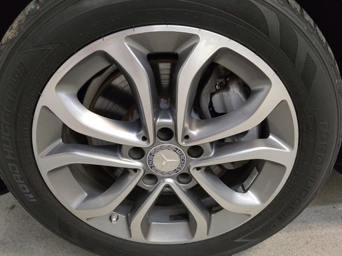 Used 2016 Mercedes-Benz C 300 4MATIC Sedan w/ Multimedia Package image 31