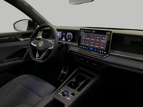 New 2026 Volkswagen Tiguan SE R-Line AWD/4WD image 10