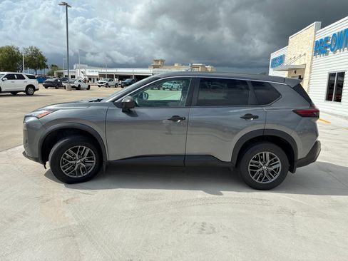 Used 2021 Nissan Rogue S FWD image 5
