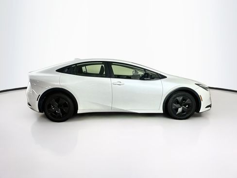 Used 2024 Toyota Prius LE FWD image 10