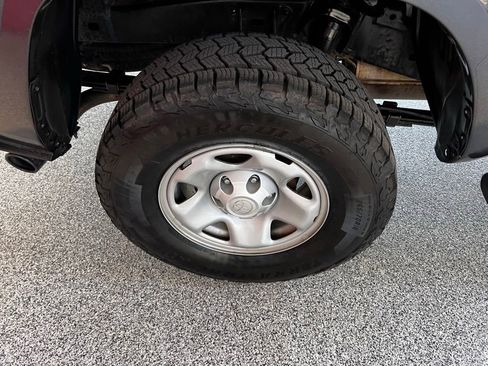 Used 2021 Toyota Tacoma SR image 9