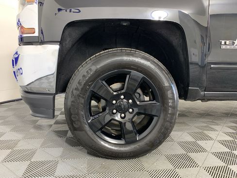 Used 2018 Chevrolet Silverado 1500 LT w/ Texas Edition RWD image 9