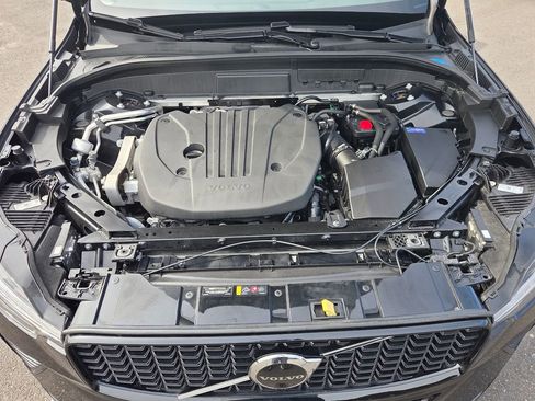 Used 2025 Volvo XC60 B5 Plus image 27