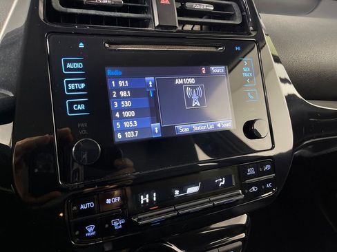 Used 2017 Toyota Prius Two image 20