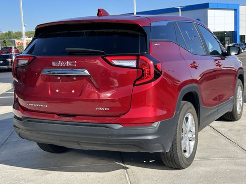 Used 2024 GMC Terrain SLE AWD/4WD image 7