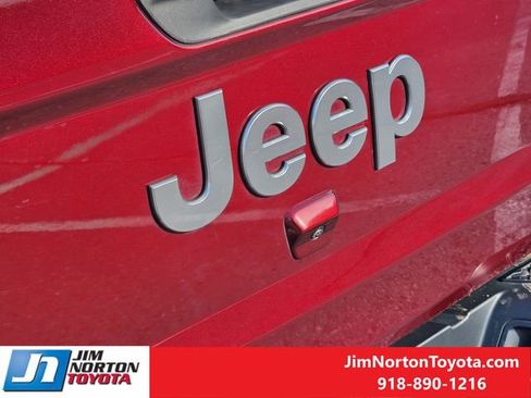 Used 2021 Jeep Gladiator Overland w/ Popular Equipment Package image 12