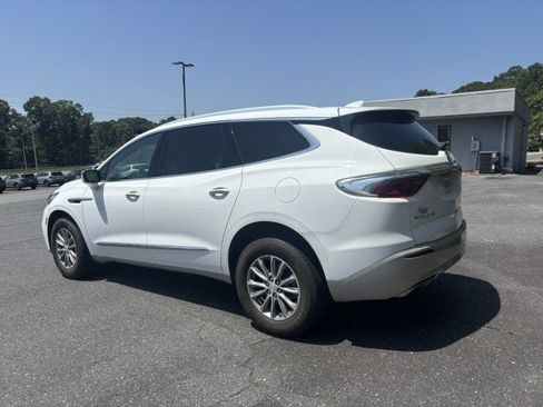 Used 2022 Buick Enclave Essence w/ Trailering Package, 5000 lbs. FWD image 4