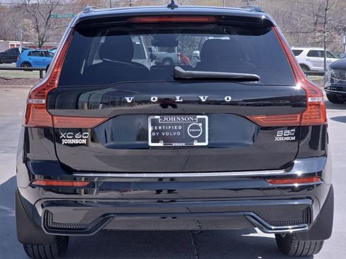 Used 2024 Volvo XC60 B5 Core w/ Protection Package Premier image 8