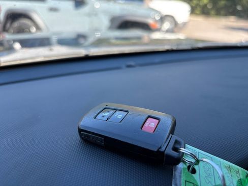 Used 2020 Toyota 4Runner Limited image 29