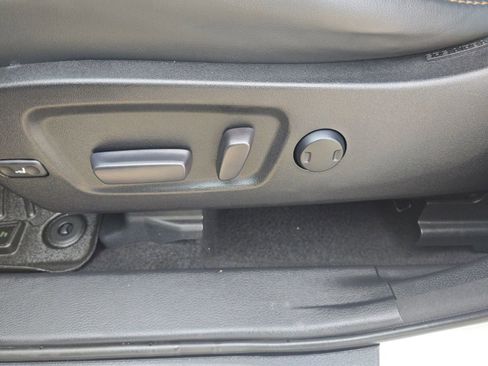 Used 2018 Toyota Highlander XLE image 12